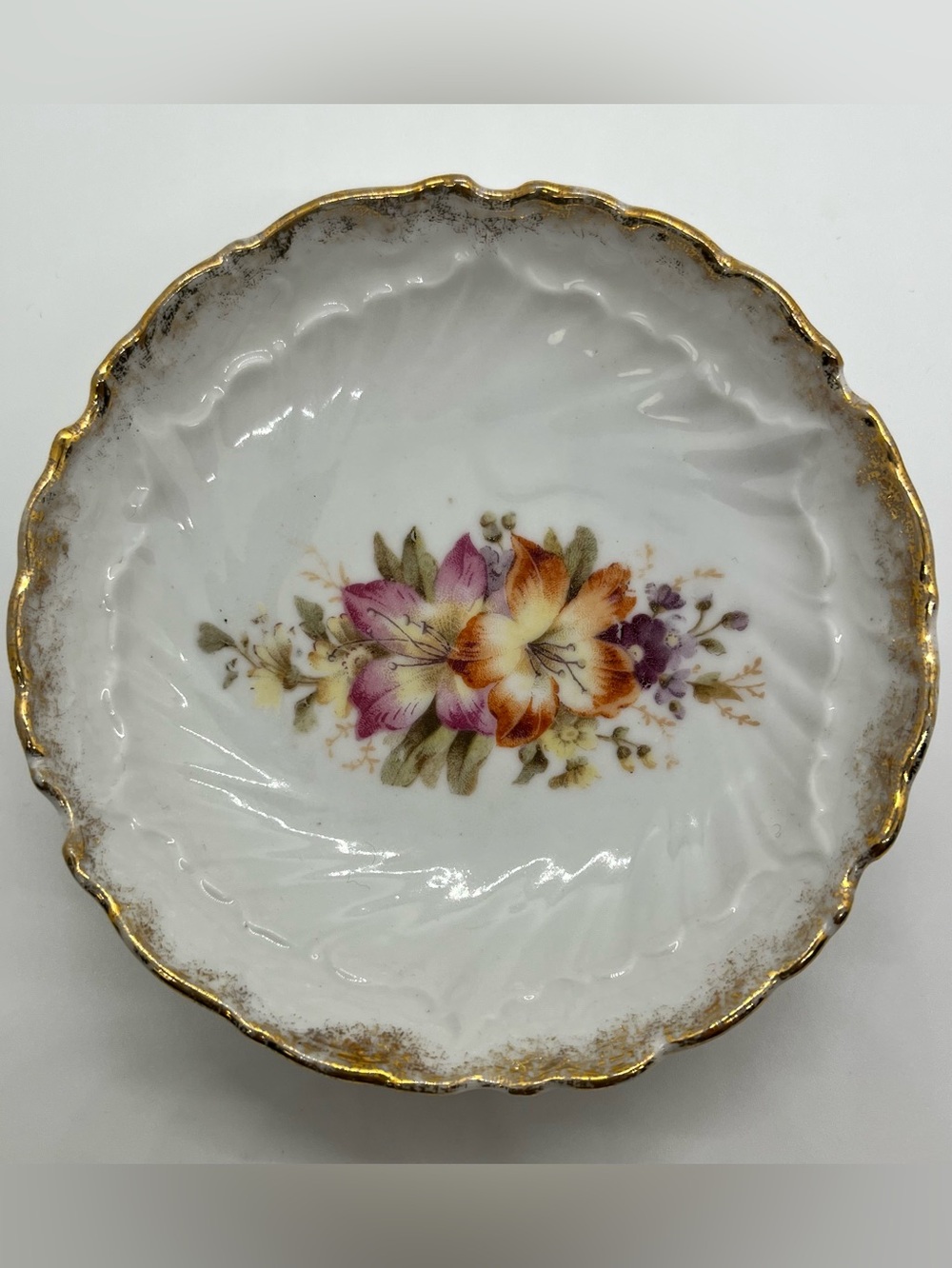 Set/4 Vintage Bavaria Germany 4” White Porcelain Butter Pats Floral w/ Gold Trim - Picture 3 of 6